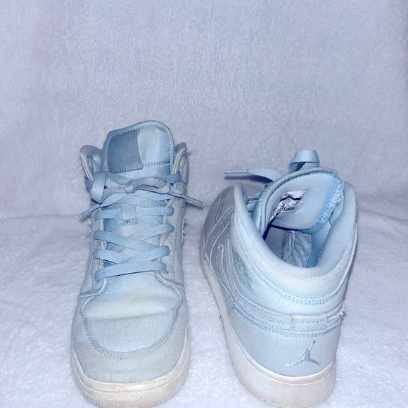 Baby blue Nikes - Picture 2 of 4
